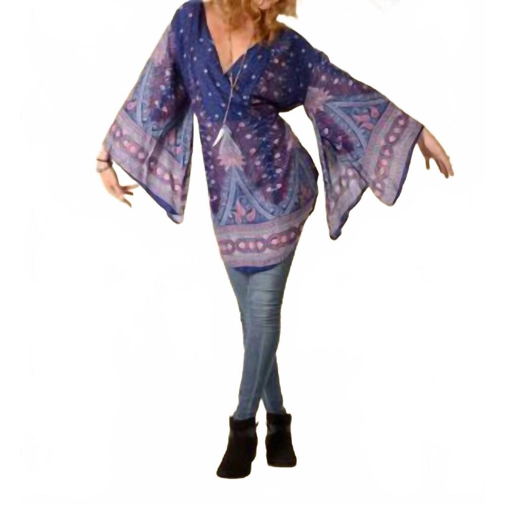 NEW GYPSY ROSE plumage parade angelic flare sleeve blouse in maroon